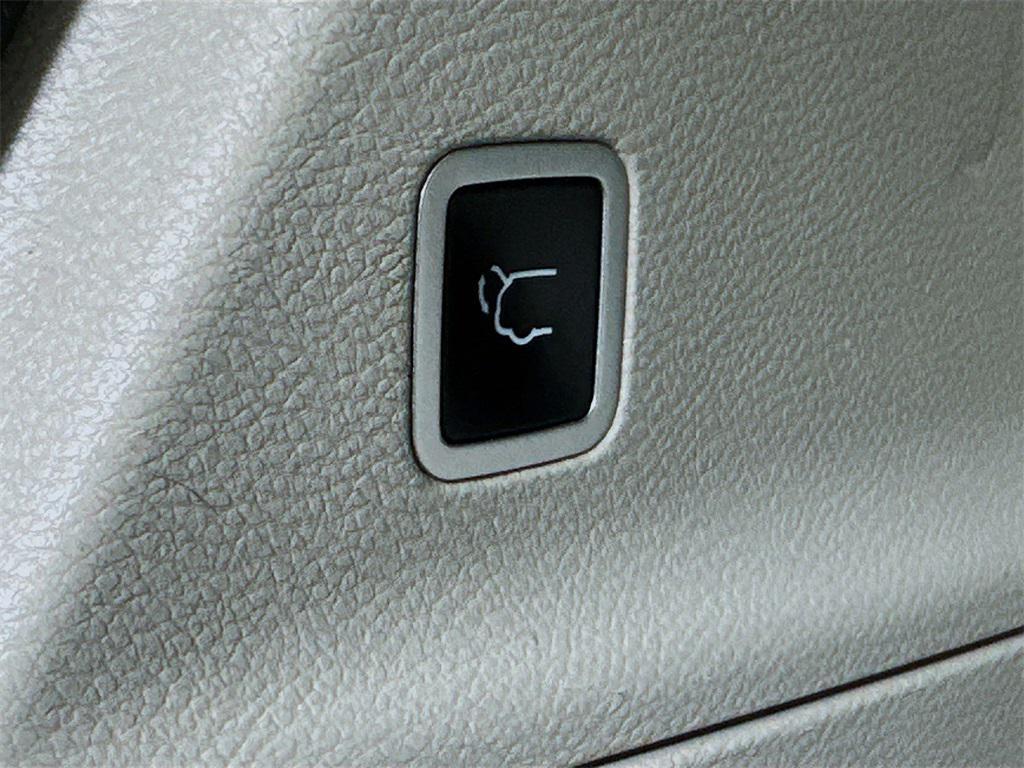 used 2020 Chrysler Pacifica car, priced at $23,499