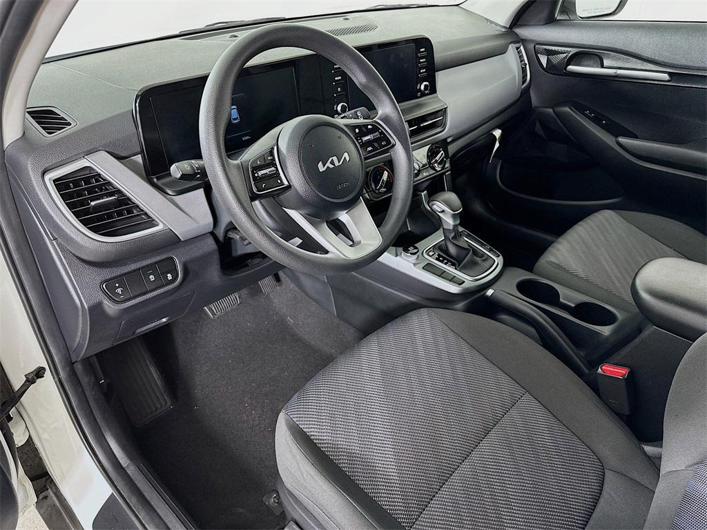 used 2025 Kia Seltos car, priced at $23,825