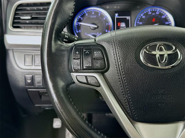 used 2018 Toyota Highlander car, priced at $25,199