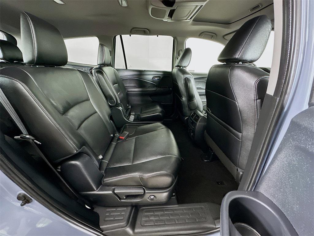 used 2022 Honda Pilot car, priced at $33,877