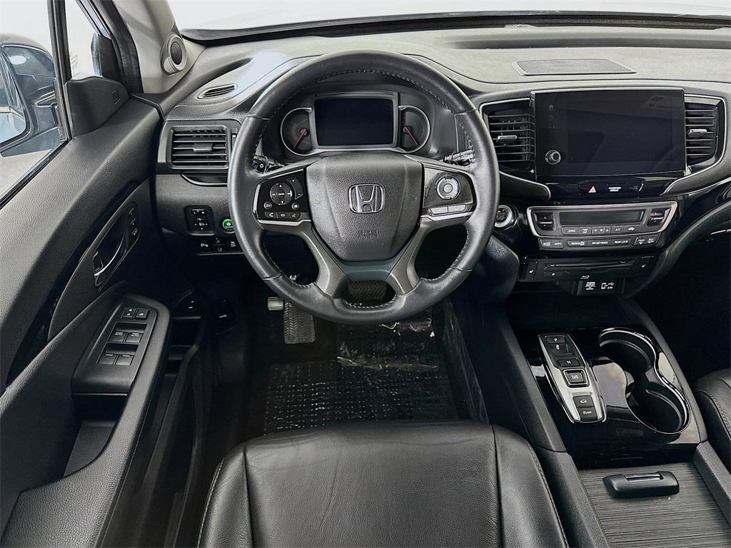 used 2022 Honda Pilot car, priced at $33,877