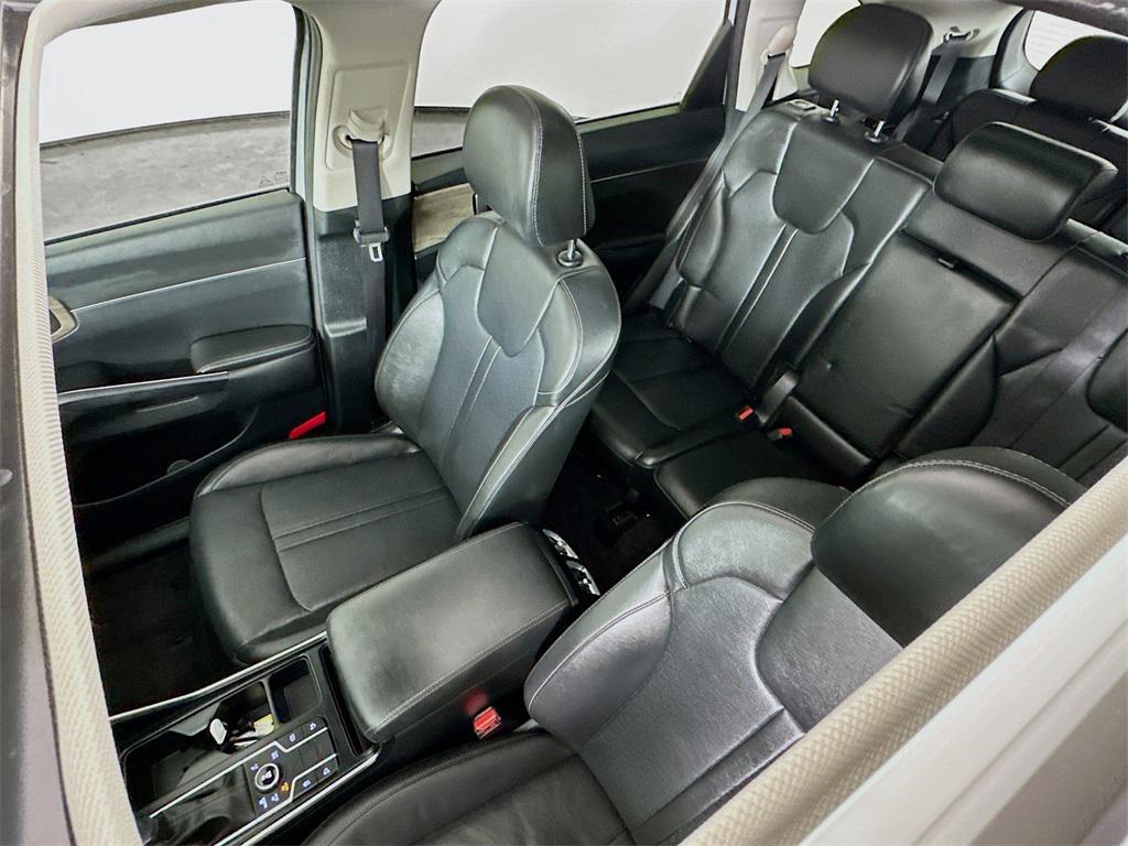 used 2022 Kia Sorento car, priced at $22,998