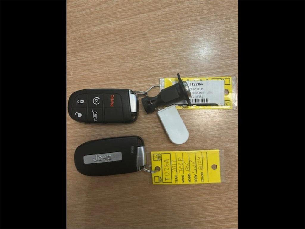 used 2017 Jeep Grand Cherokee car, priced at $17,625