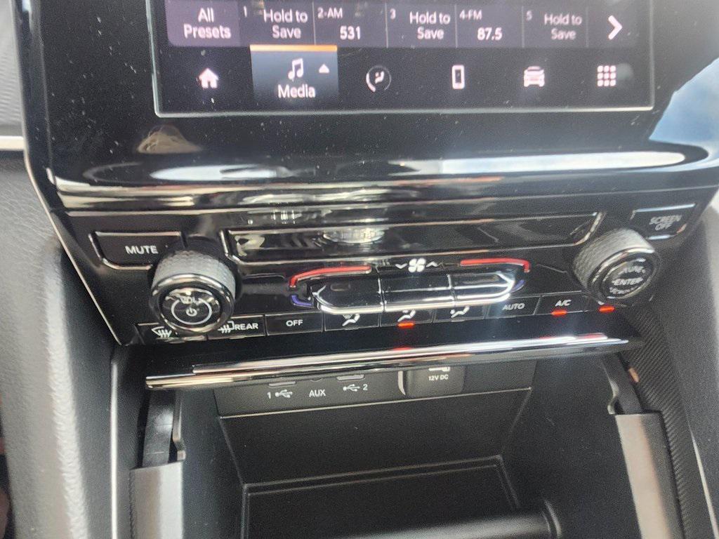 new 2025 Jeep Grand Cherokee car, priced at $38,995