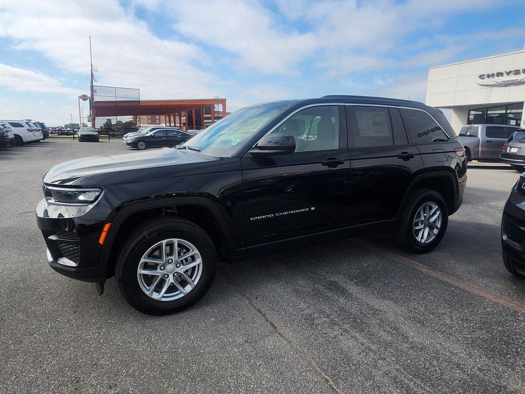 new 2025 Jeep Grand Cherokee car, priced at $38,995