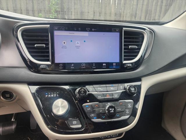 used 2023 Chrysler Pacifica car, priced at $23,958