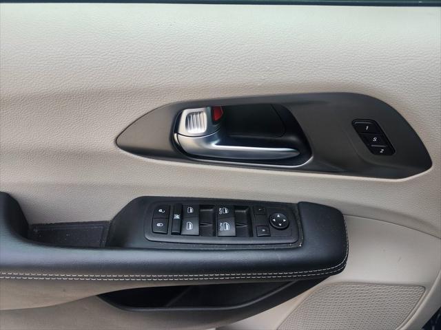 used 2023 Chrysler Pacifica car, priced at $23,958