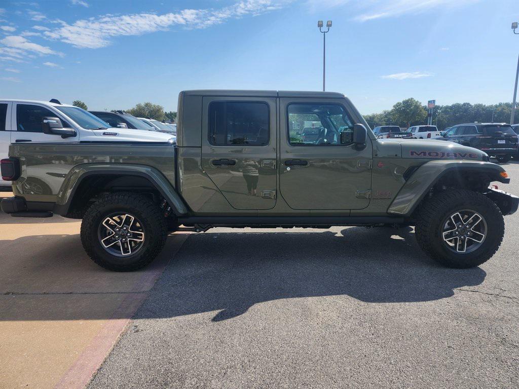 new 2025 Jeep Gladiator car, priced at $55,995