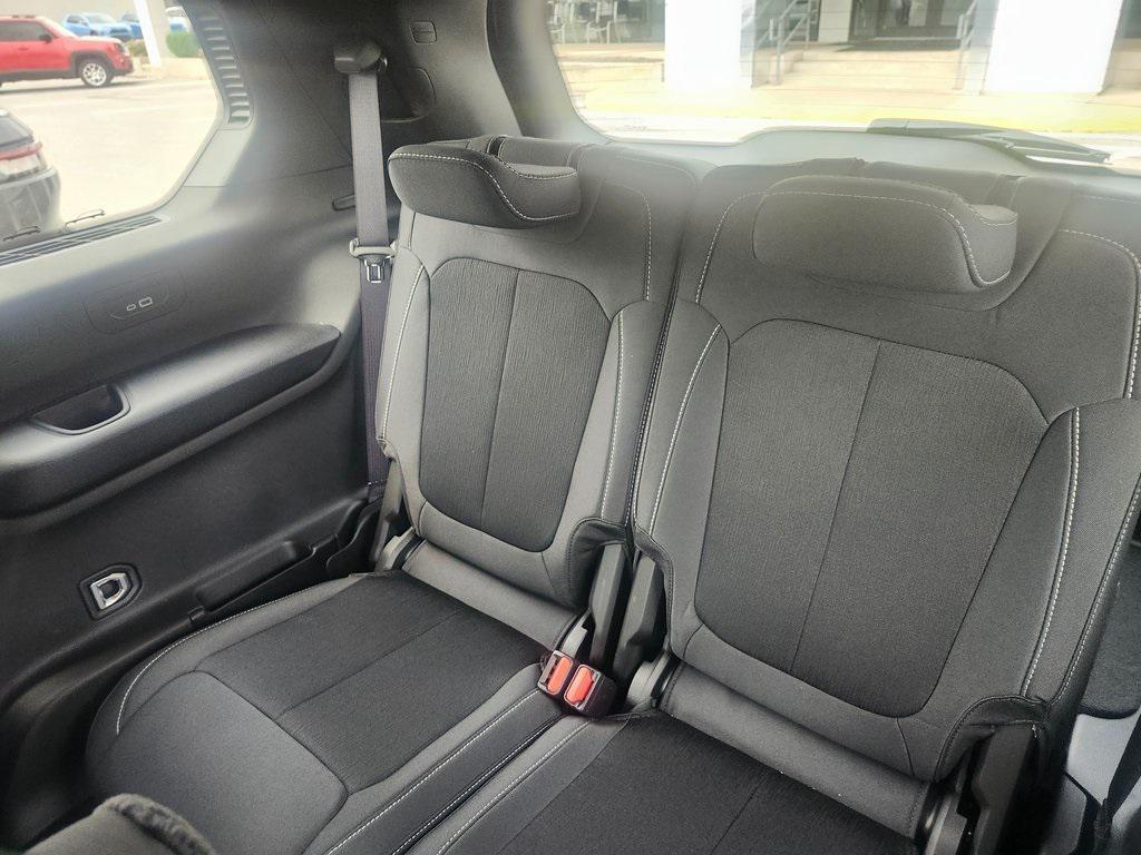 new 2025 Jeep Grand Cherokee L car, priced at $40,550