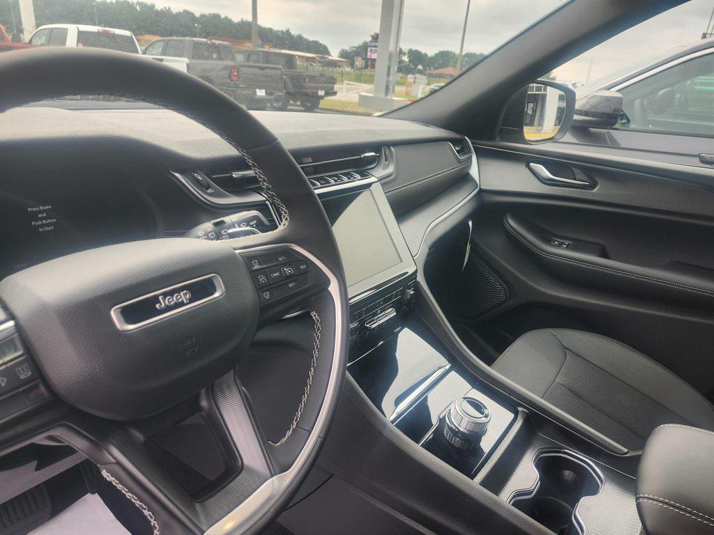 new 2025 Jeep Grand Cherokee L car, priced at $40,550