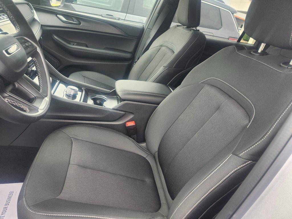 new 2025 Jeep Grand Cherokee L car, priced at $40,550