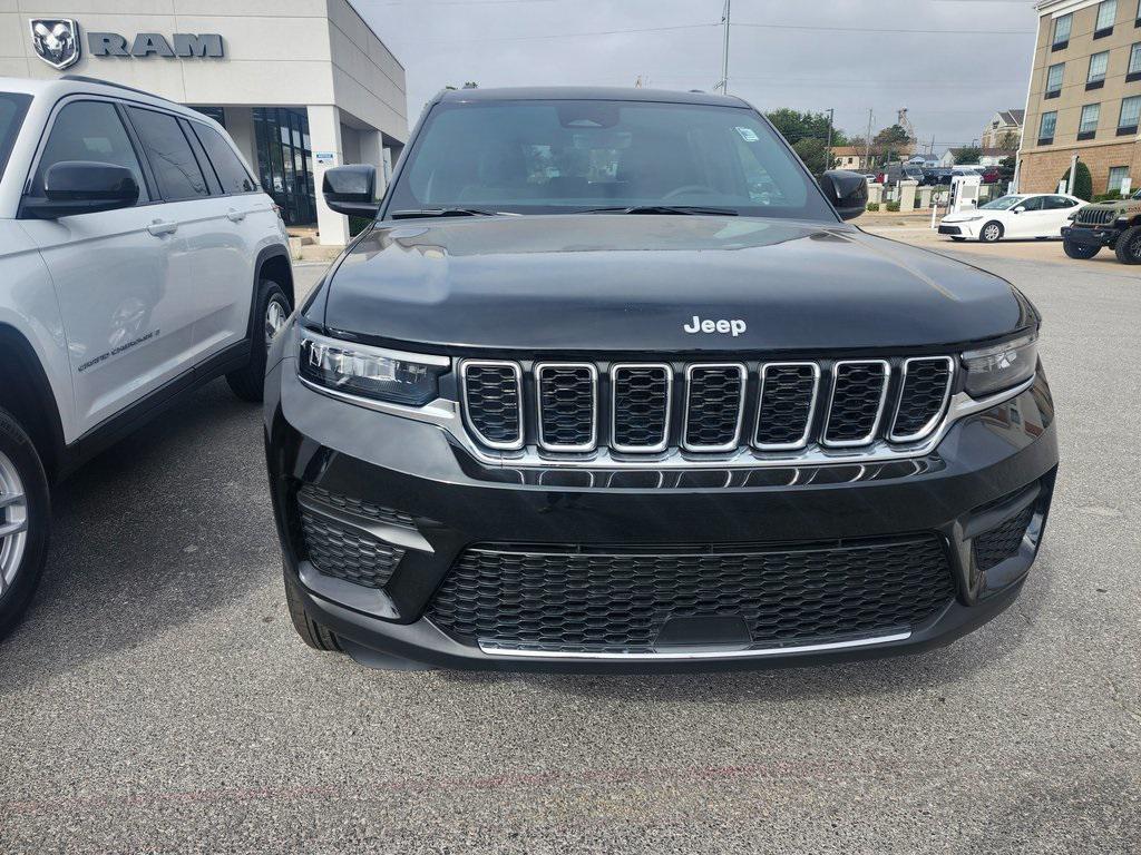 new 2025 Jeep Grand Cherokee car, priced at $41,995