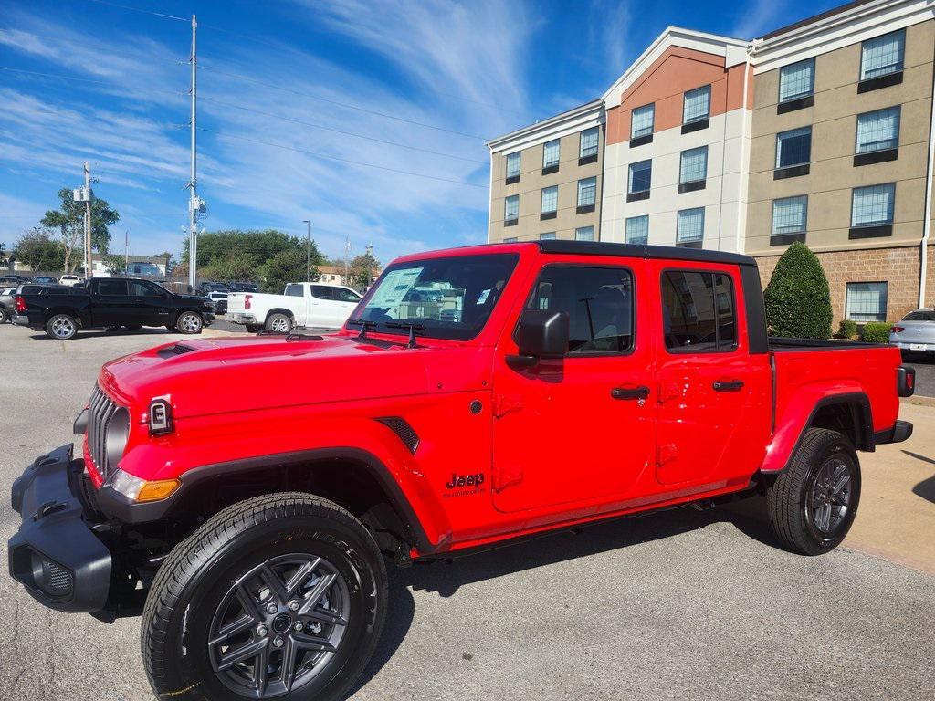 new 2025 Jeep Gladiator car, priced at $45,995