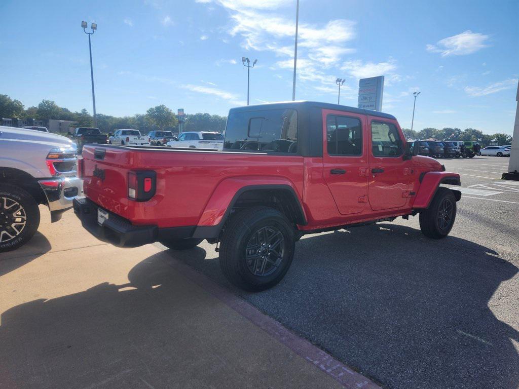 new 2025 Jeep Gladiator car, priced at $45,995