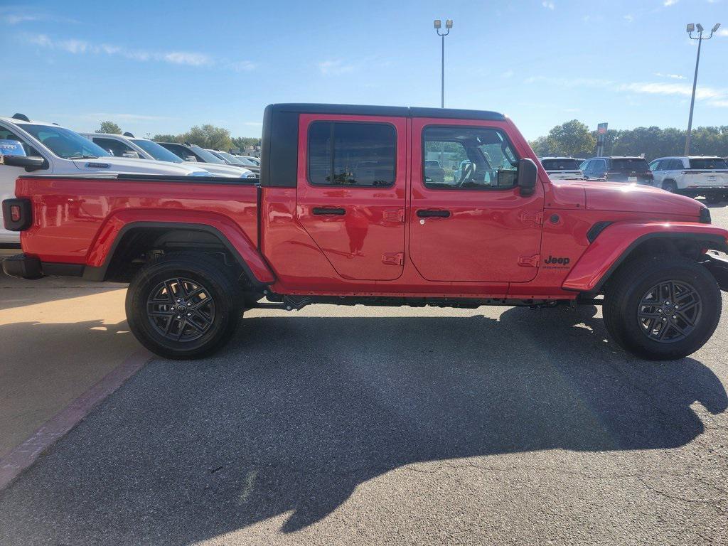 new 2025 Jeep Gladiator car, priced at $45,995