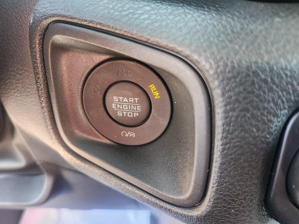 new 2025 Jeep Gladiator car, priced at $45,995