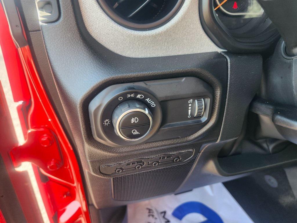 new 2025 Jeep Gladiator car, priced at $45,995