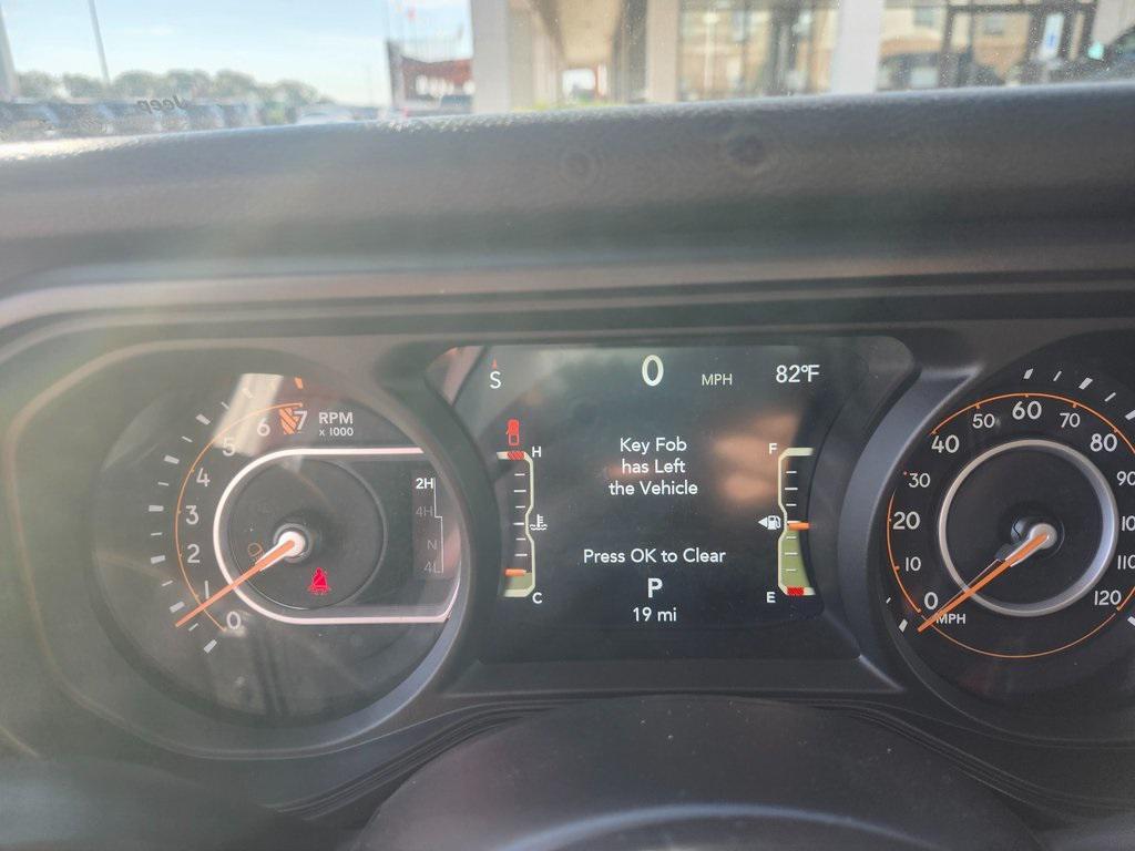 new 2025 Jeep Gladiator car, priced at $45,995
