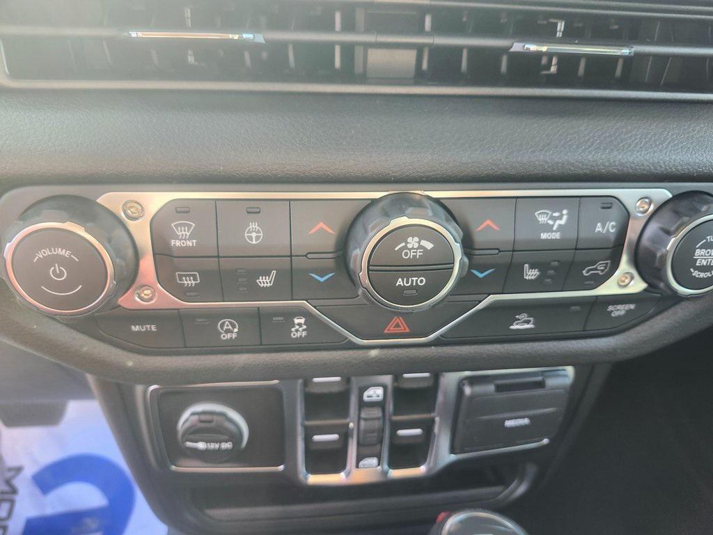 new 2025 Jeep Gladiator car, priced at $45,995