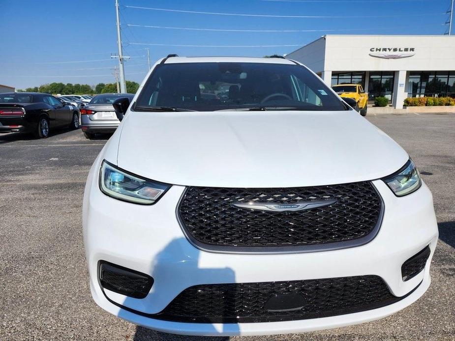 new 2024 Chrysler Pacifica car, priced at $39,995