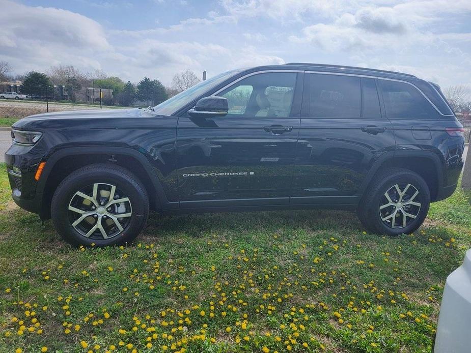 new 2024 Jeep Grand Cherokee car, priced at $45,495