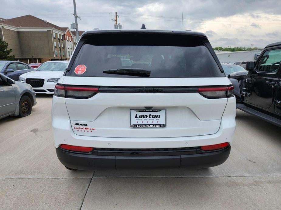 new 2024 Jeep Grand Cherokee car, priced at $33,994