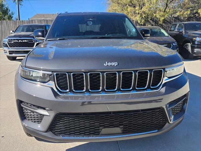 new 2025 Jeep Grand Cherokee car, priced at $40,495