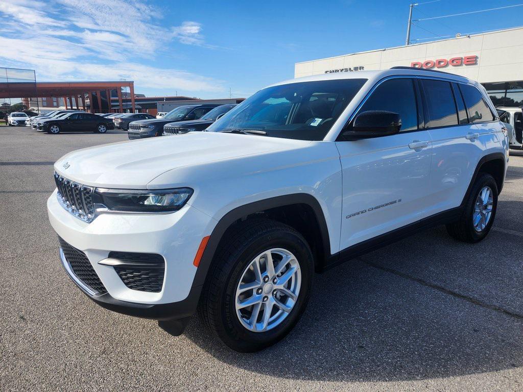 new 2025 Jeep Grand Cherokee car, priced at $36,995