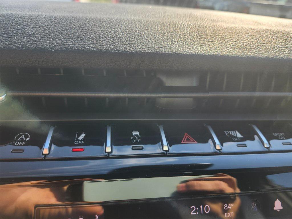 new 2025 Jeep Grand Cherokee car, priced at $40,995