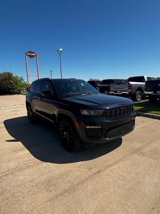 new 2024 Jeep Grand Cherokee car, priced at $44,995