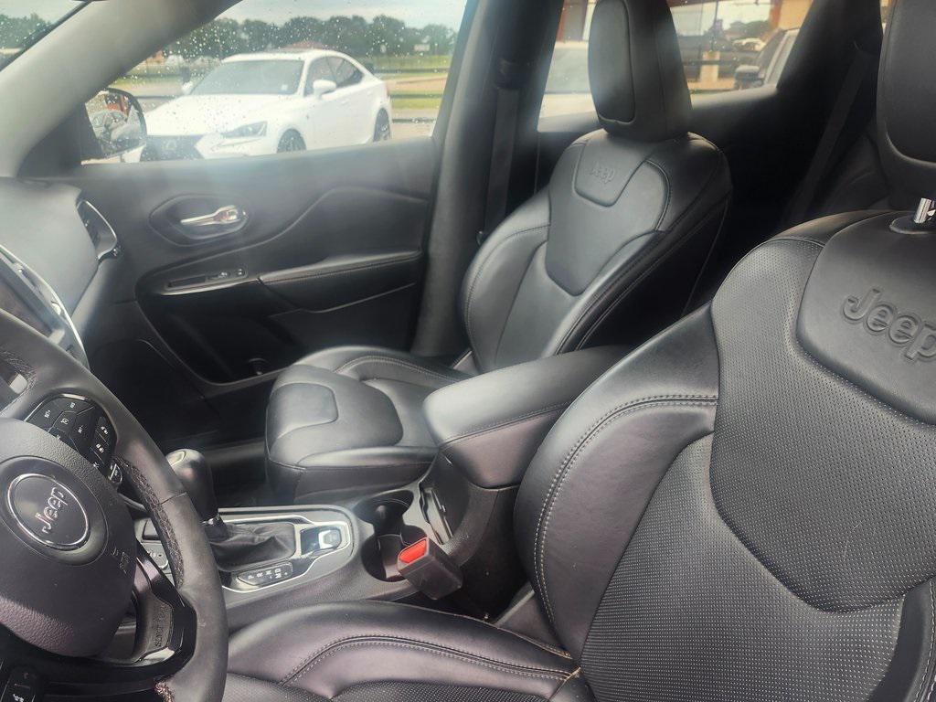 used 2023 Jeep Cherokee car, priced at $22,989