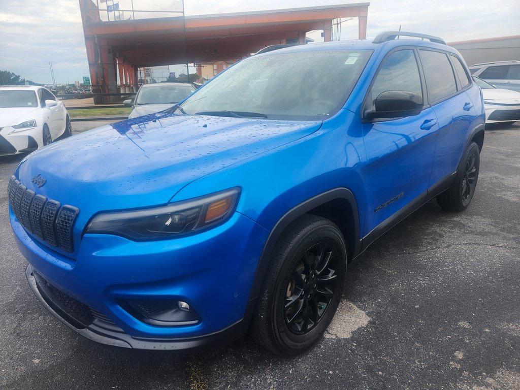 used 2023 Jeep Cherokee car, priced at $22,989