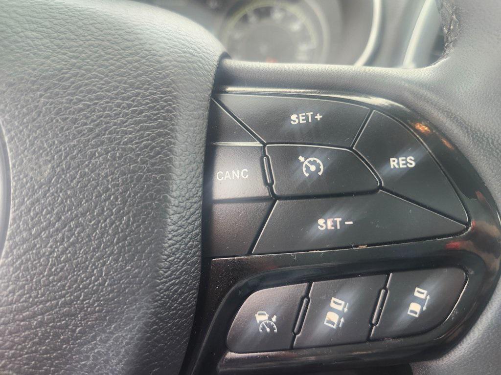 used 2023 Jeep Cherokee car, priced at $22,989