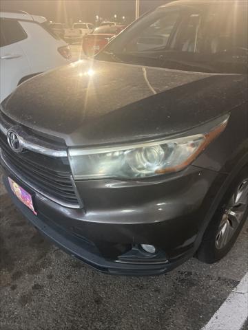 used 2016 Toyota Highlander car, priced at $18,721