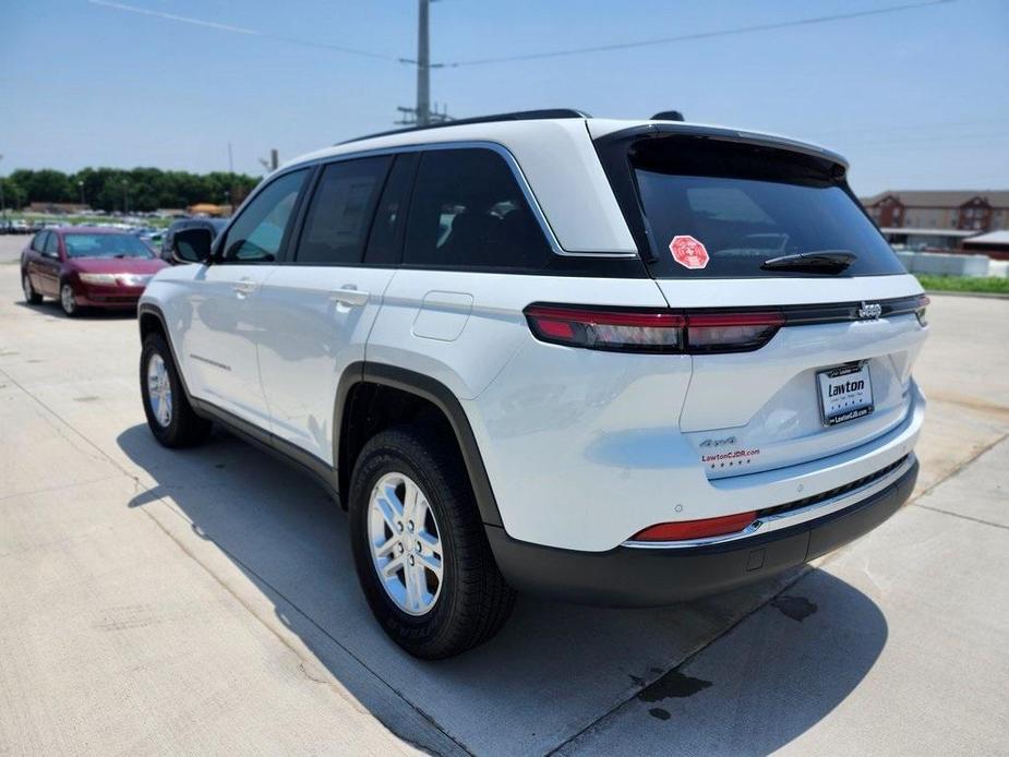 new 2024 Jeep Grand Cherokee car, priced at $35,995