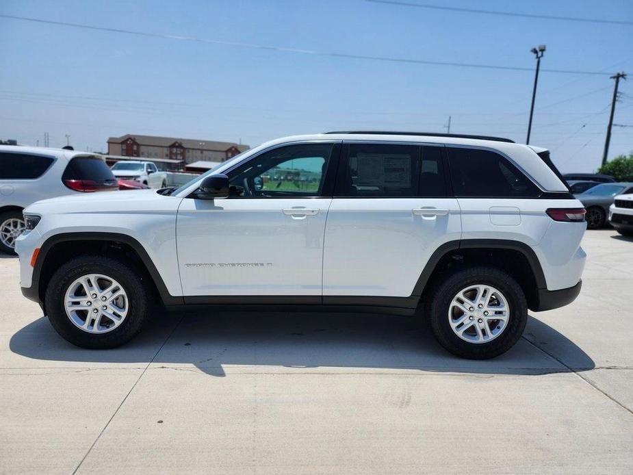 new 2024 Jeep Grand Cherokee car, priced at $35,995