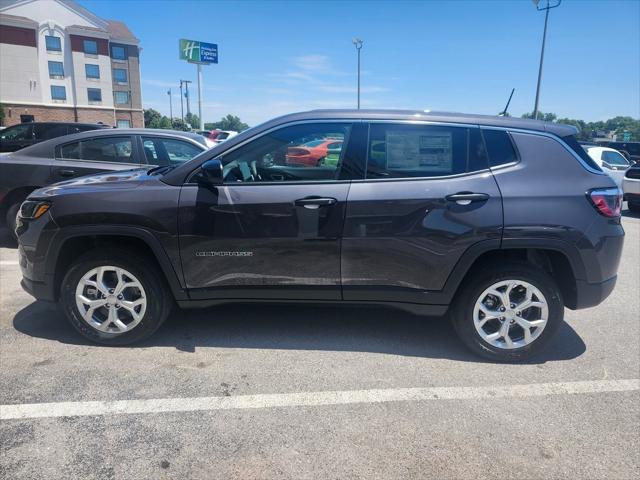 new 2024 Jeep Compass car, priced at $25,995