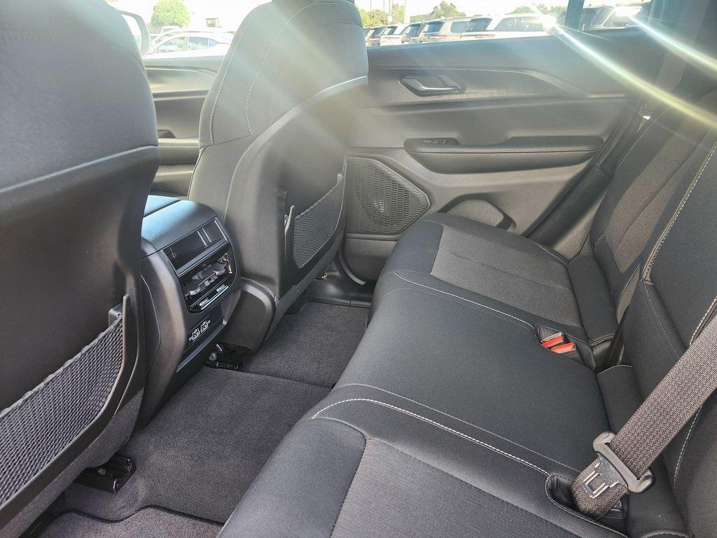 new 2025 Jeep Grand Cherokee car, priced at $35,995