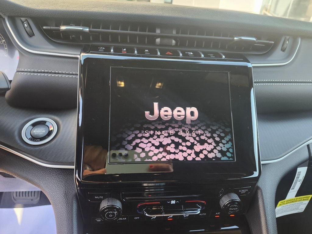 new 2025 Jeep Grand Cherokee car, priced at $35,995