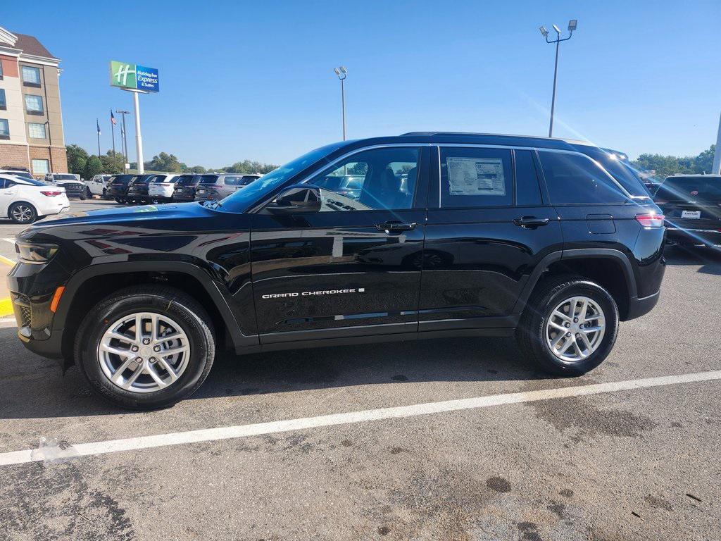 new 2025 Jeep Grand Cherokee car, priced at $35,995