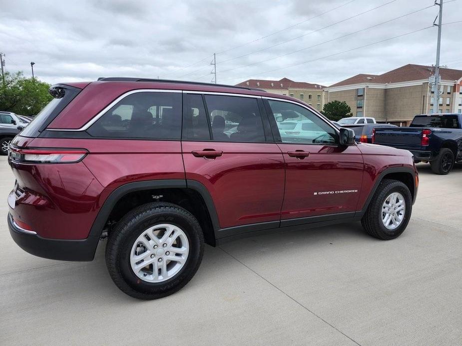 new 2024 Jeep Grand Cherokee car, priced at $35,995