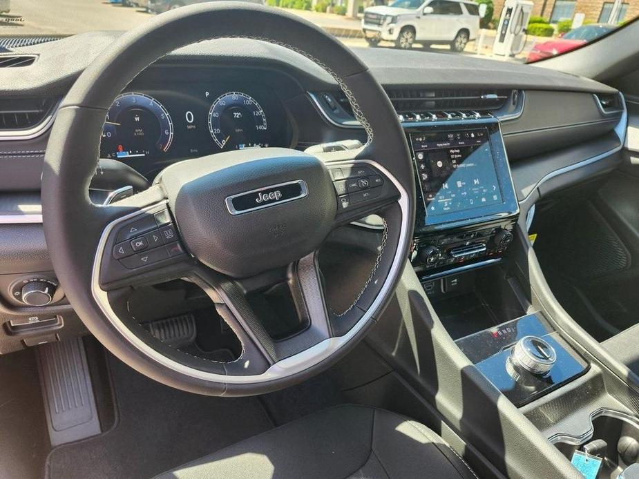 new 2024 Jeep Grand Cherokee car, priced at $35,995