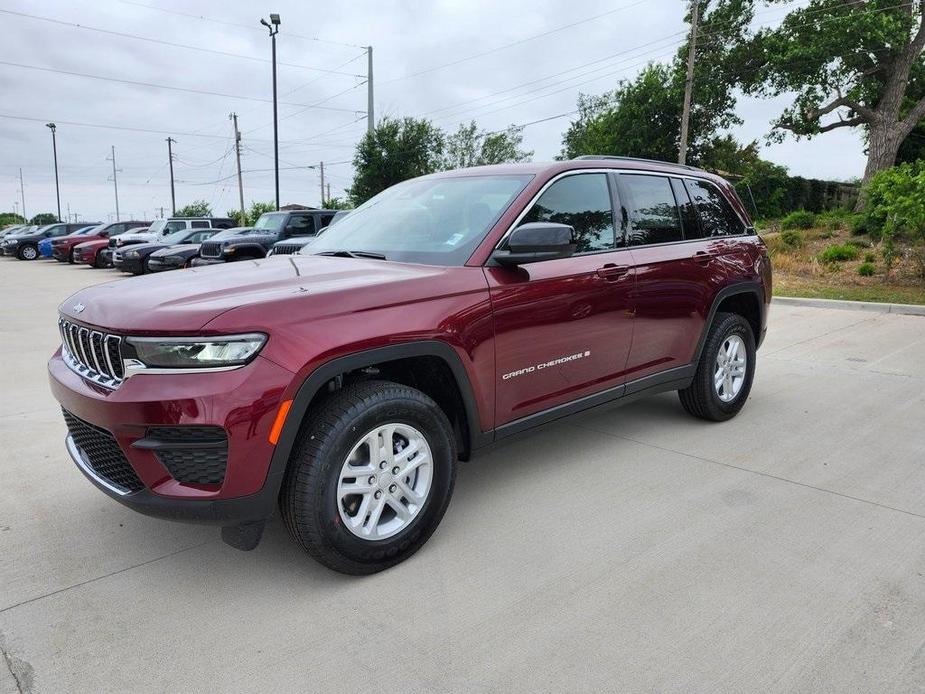 new 2024 Jeep Grand Cherokee car, priced at $35,995