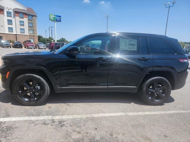 new 2024 Jeep Grand Cherokee car, priced at $47,995