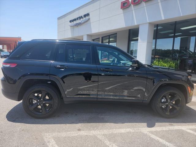 new 2024 Jeep Grand Cherokee car, priced at $47,995