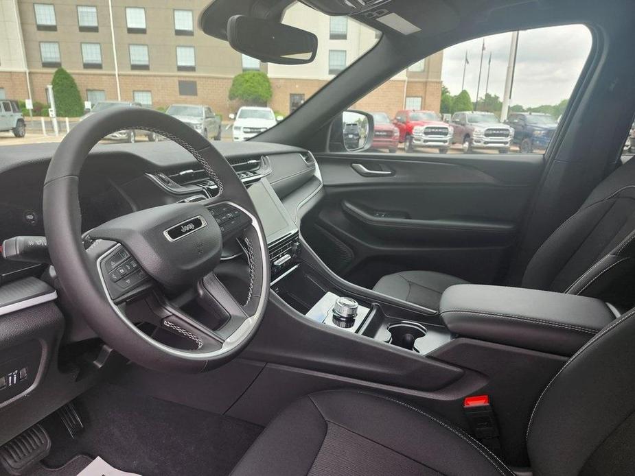 new 2024 Jeep Grand Cherokee car, priced at $34,994