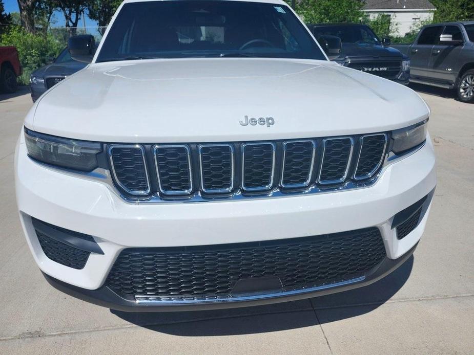 new 2024 Jeep Grand Cherokee car, priced at $35,995