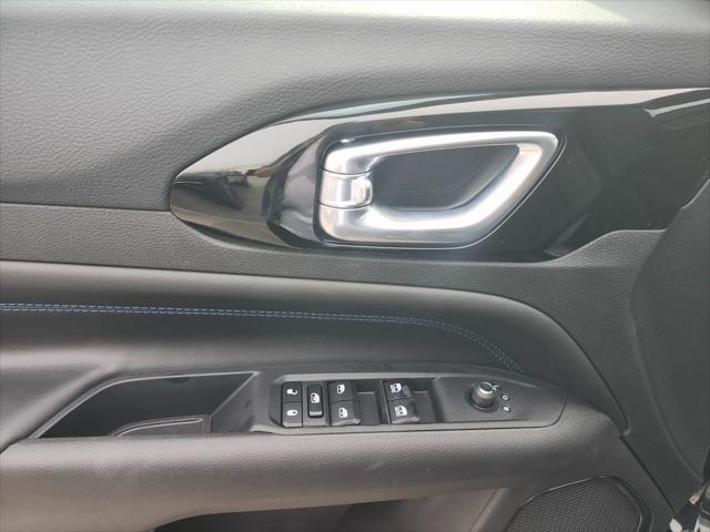 new 2025 Jeep Compass car, priced at $29,995