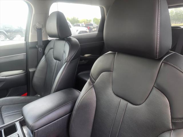 used 2024 Kia Sorento car, priced at $29,887