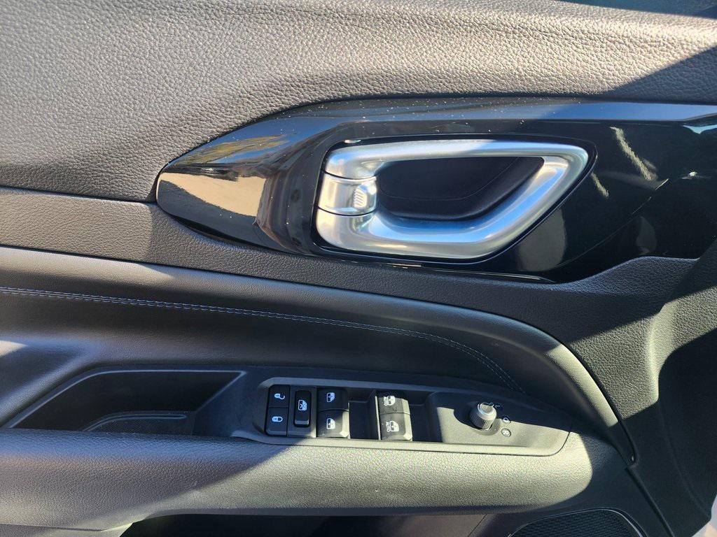 new 2025 Jeep Compass car, priced at $26,995